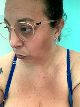 LupeLok online show from 10-10-25, 04:50