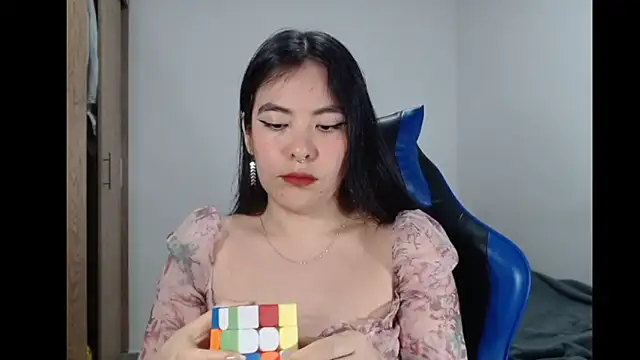 EloiseJun online show from 02-14-26, 04:42