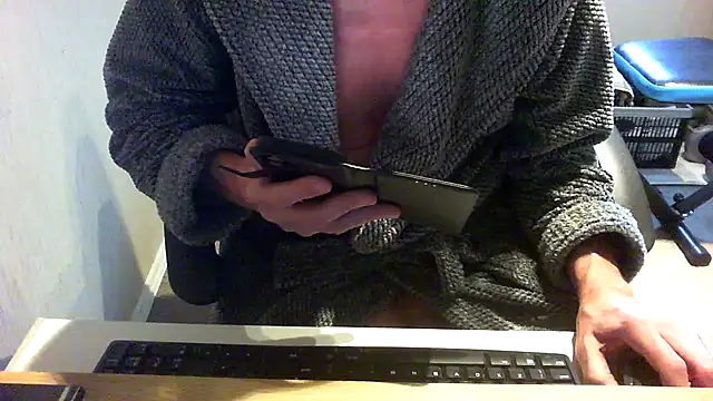 Snapshot of rogpb chatting on 12-01-25, 09:25 rogpb online show from 12-01-25, 09:25