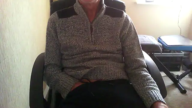 Snapshot of rogpb chatting on 12-14-25, 01:49 rogpb online show from 12-14-25, 01:49