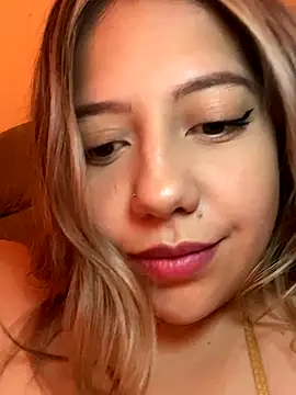 Snapshot of MissCat_ chatting on 09-23-25, 03:09 MissCat online show from 09-23-25, 03:09