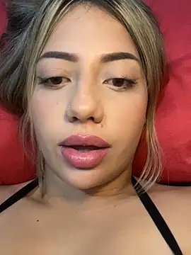 Snapshot of MissCat_ chatting on 11-01-25, 11:07 MissCat online show from 11-01-25, 11:07