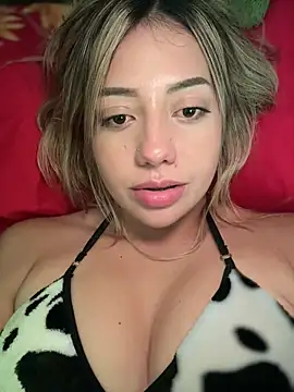 Snapshot of MissCat_ chatting on 11-16-25, 02:06 MissCat online show from 11-16-25, 02:06