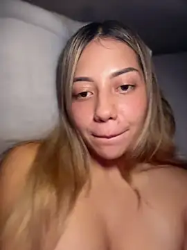 Snapshot of MissCat_ chatting on 11-30-25, 01:53 MissCat online show from 11-30-25, 01:53