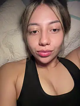 Snapshot of MissCat_ chatting on 12-05-25, 02:09 MissCat online show from 12-05-25, 02:09