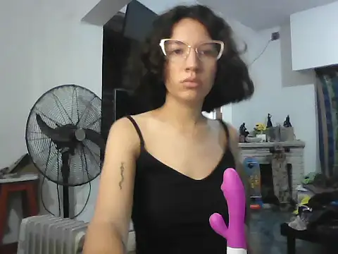 Snapshot of loliporomero chatting on 09-21-25, 10:44 loliporomero online show from 09-21-25, 10:44