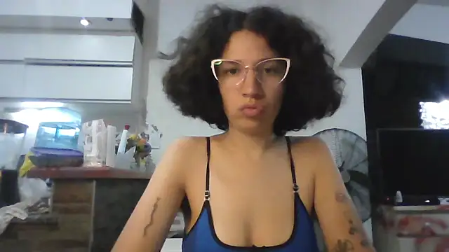 Snapshot of loliporomero chatting on 10-17-25, 12:25 loliporomero online show from 10-17-25, 12:25