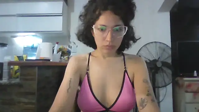 Snapshot of loliporomero chatting on 10-24-25, 02:08 loliporomero online show from 10-24-25, 02:08