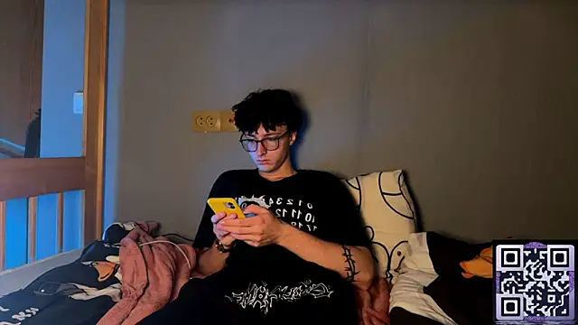 Snapshot of 8goat chatting on 10-18-25, 10:43 8goat online show from 10-18-25, 10:43