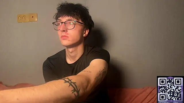 Snapshot of 8goat chatting on 10-21-25, 11:27 8goat online show from 10-21-25, 11:27