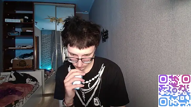 Snapshot of 8goat chatting on 11-17-25, 04:35 8goat online show from 11-17-25, 04:35