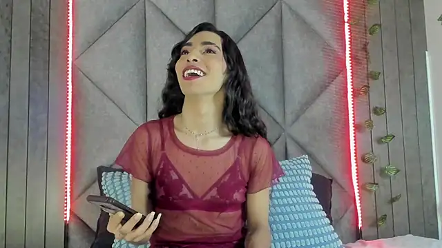 TiffValentinee  online show from 02-25-26, 08:18