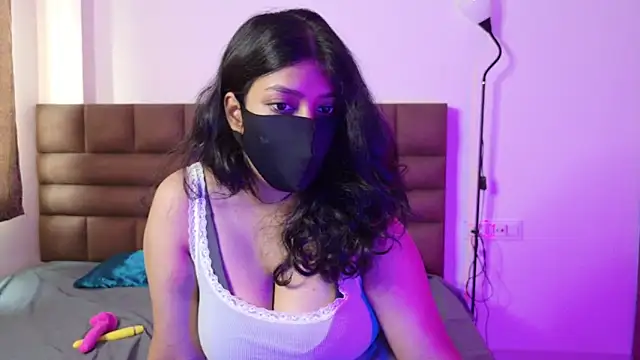 Snapshot of Gulaboo100 chatting on 11-03-25, 06:25 Gulaboo100 online show from 11-03-25, 06:25