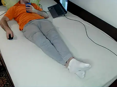 Snapshot of bul_boy chatting on 04-18-26, 06:34 bul boy online show from 04-18-26, 06:34