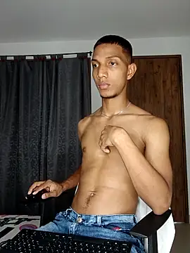 Snapshot of miguelmarcus chatting on 09-11-25, 05:24 miguelmarcus online show from 09-11-25, 05:24