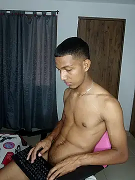 Snapshot of miguelmarcus chatting on 09-14-25, 03:22 miguelmarcus online show from 09-14-25, 03:22