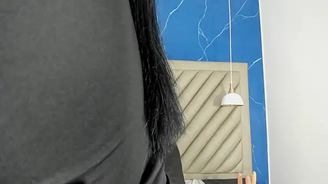 Snapshot of Ibbie_drastic chatting on 10-16-25, 12:06 Ibbie drastic online show from 10-16-25, 12:06