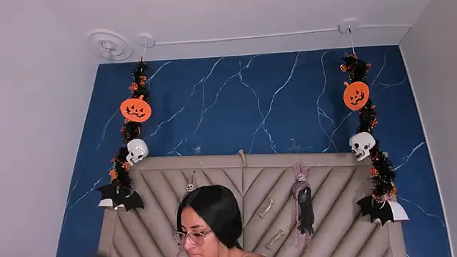 Snapshot of Ibbie_drastic chatting on 10-31-25, 12:06 Ibbie drastic online show from 10-31-25, 12:06