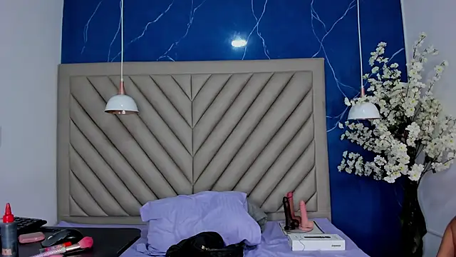 Snapshot of Ibbie_drastic chatting on 12-15-25, 12:09 Ibbie drastic online show from 12-15-25, 12:09