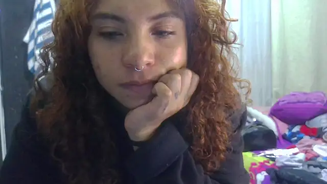 Snapshot of VioletV chatting on 08-05-26, 12:57 VioletV online show from 08-05-26, 12:57