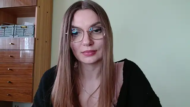 LooveELLYx online show from 03-25-26, 02:23