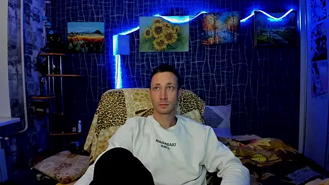 Snapshot of CuteBoy228 chatting on 11-25-25, 08:53 CuteBoy228 online show from 11-25-25, 08:53