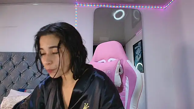 Snapshot of GraceWallace_ chatting on 10-29-25, 11:50 GraceWallace online show from 10-29-25, 11:50