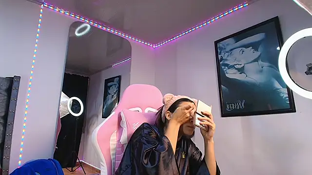 Snapshot of GraceWallace_ chatting on 11-09-25, 12:20 GraceWallace online show from 11-09-25, 12:20