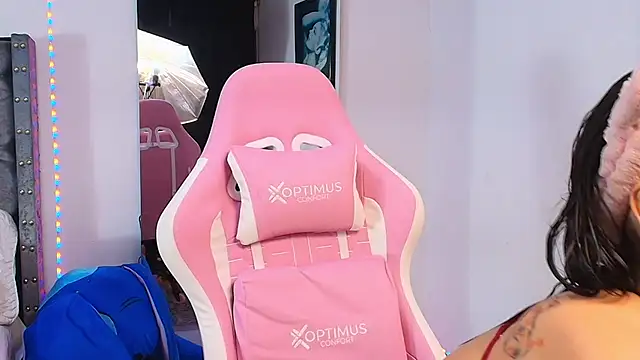 Snapshot of GraceWallace_ chatting on 11-20-25, 01:39 GraceWallace online show from 11-20-25, 01:39