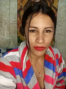 Snapshot of karinnahotdirty chatting on 09-10-25, 01:05 karinnahotdirty online show from 09-10-25, 01:05