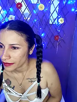 Snapshot of karinnahotdirty chatting on 09-13-25, 09:25 karinnahotdirty online show from 09-13-25, 09:25