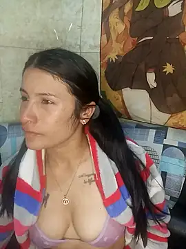 Snapshot of karinnahotdirty chatting on 09-18-25, 01:51 karinnahotdirty online show from 09-18-25, 01:51