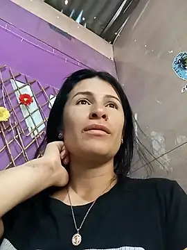 Snapshot of karinnahotdirty chatting on 09-19-25, 06:30 karinnahotdirty online show from 09-19-25, 06:30