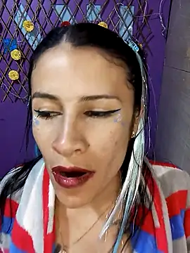 Snapshot of karinnahotdirty chatting on 09-26-25, 12:14 karinnahotdirty online show from 09-26-25, 12:14