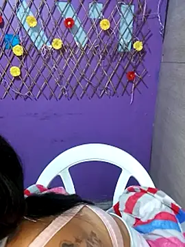 Snapshot of karinnahotdirty chatting on 09-27-25, 11:43 karinnahotdirty online show from 09-27-25, 11:43