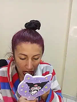 Snapshot of karinnahotdirty chatting on 11-19-25, 09:59 karinnahotdirty online show from 11-19-25, 09:59