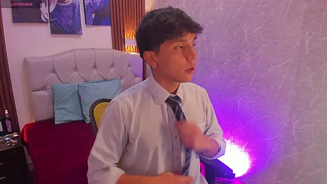 Thiago Kozak online show from 10-23-25, 01:43