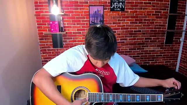 Snapshot of Thiago_Kozak chatting on 06-06-26, 01:38 Thiago Kozak online show from 06-06-26, 01:38