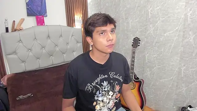 Snapshot of Thiago_Kozak chatting on 06-08-26, 07:36 Thiago Kozak online show from 06-08-26, 07:36