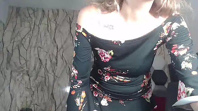 Snapshot of AntonellaBlanc chatting on 11-06-25, 10:10 AntonellaBlanc online show from 11-06-25, 10:10