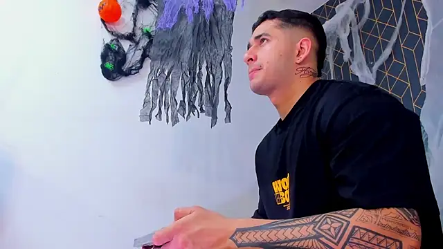 king falconer online show from 10-19-25, 01:06