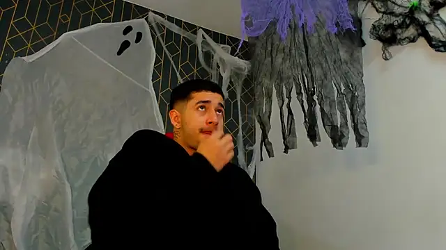 king falconer online show from 10-30-25, 02:35