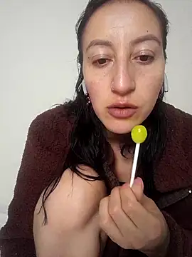 Oriana111 online show from 11-14-25, 04:33