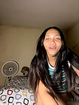 Snapshot of effie_castroo chatting on 09-27-25, 02:27 effie castroo online show from 09-27-25, 02:27