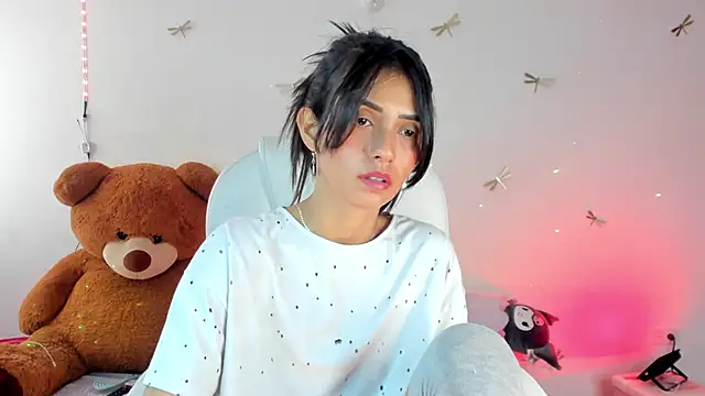 Snapshot of princessluna_19 chatting on 09-19-25, 09:48 princessluna 19 online show from 09-19-25, 09:48