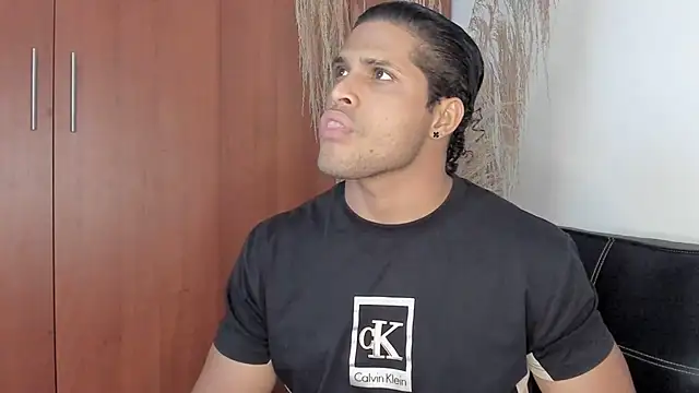 Snapshot of Evansdark1 chatting on 10-16-25, 12:22 Evansdark1 online show from 10-16-25, 12:22