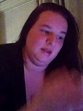 Snapshot of Curvaceouscarla chatting on 10-06-25, 08:28 Curvaceouscarla online show from 10-06-25, 08:28