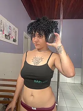 Snapshot of CamillyBlum chatting on 10-30-25, 07:25 CamillyBlum online show from 10-30-25, 07:25