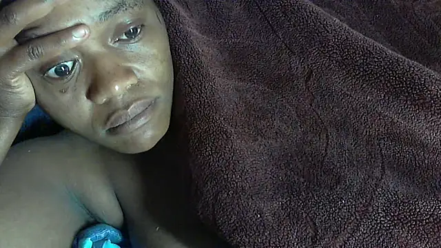 Snapshot of sexythae32 chatting on 09-23-25, 02:25 sexythae32 online show from 09-23-25, 02:25