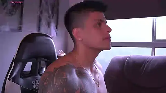 tyler muscle1 online show from 10-22-25, 05:56